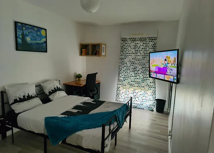 Chambre Privee Proche Stade De France Et Paris Dans Appartement Partage