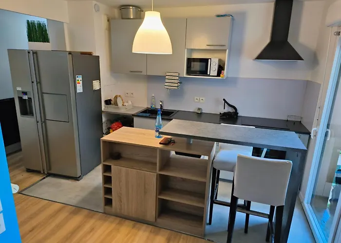 Chambre Privee Proche Stade De France Et Paris Dans Appartement Partage